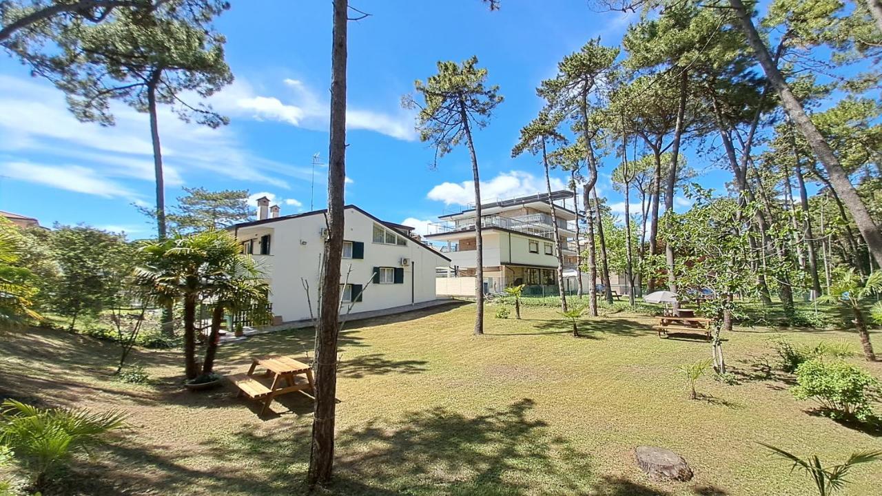 Villa Barbara Fra I Pini Lignano Sabbiadoro Dış mekan fotoğraf